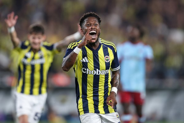 欧冠履历赛：费内巴切5-2费耶诺德 总分6-4逆转晋级