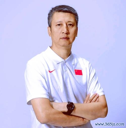郭士强再度出任中国男篮主帅 关键时刻挺身而出