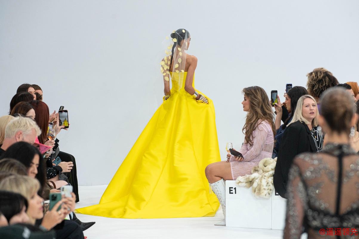 当澳网赛场变成时尚秀场……